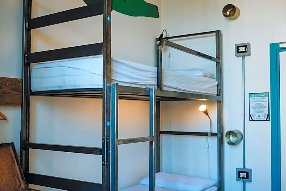 Madama Hostel & Bistrot