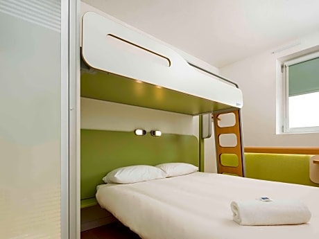 Triple Classic- Room With A Double Bed And A Single Bunk Bed