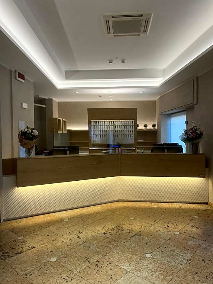 Hotel Mantegna Stazione, MantegnaHotels