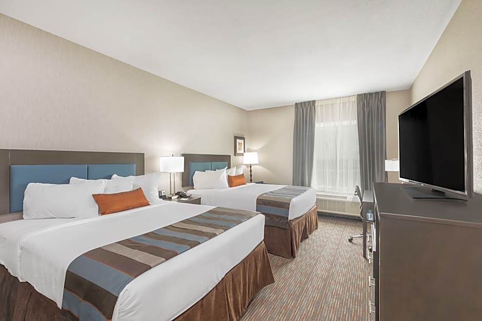 Photo 1 of 1 of 2 Queen Beds, Mobility Accessible