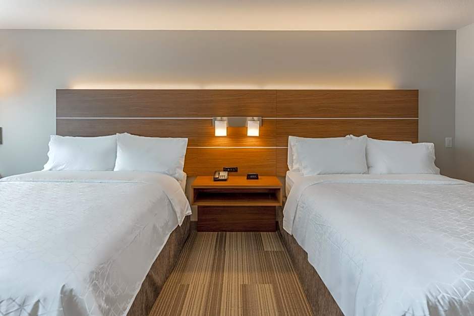 Holiday Inn Express & Suites Rice Lake By IHG