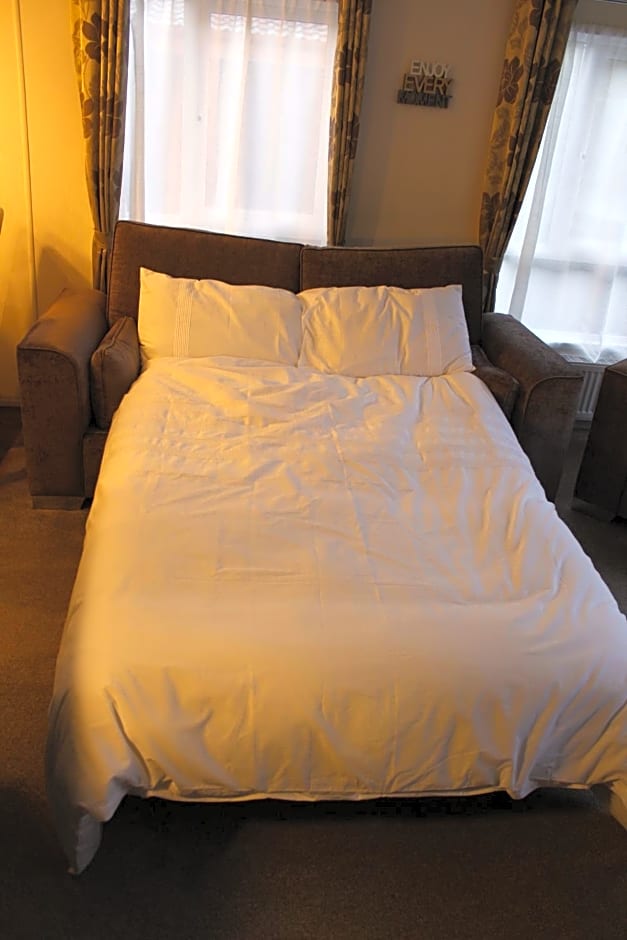 Moonlight Ridge -2 bedroom lodge with hot tub