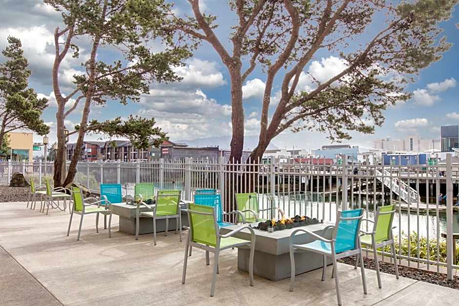 Holiday Inn Express Hotel & Suites Seaside Convention Center By IHG