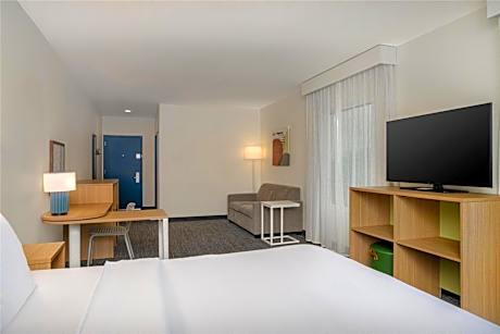 1 King Bed