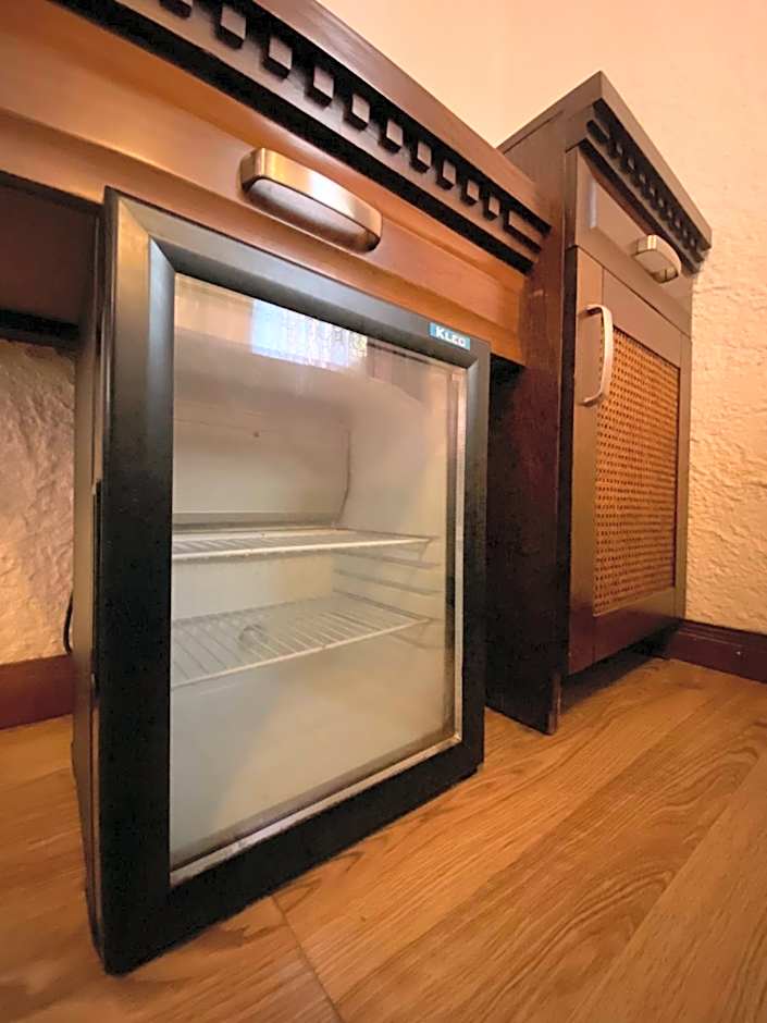 Cicerone Lodge Hotel