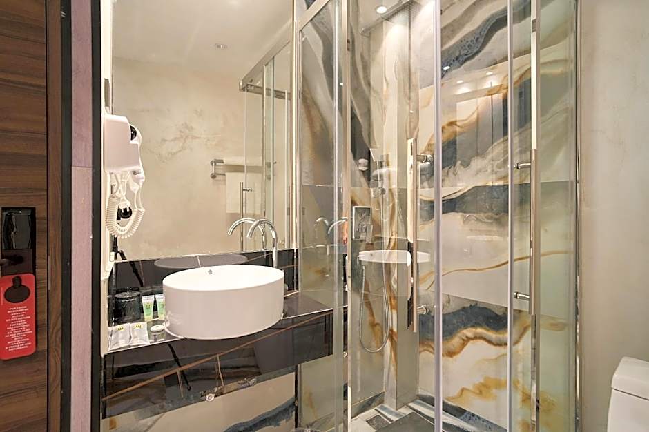 Menoir Dorsett Madrid Usera