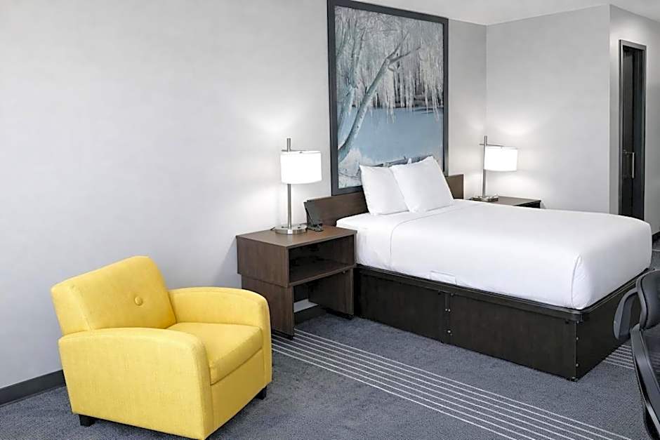 Super 8 by Wyndham Salina I-70