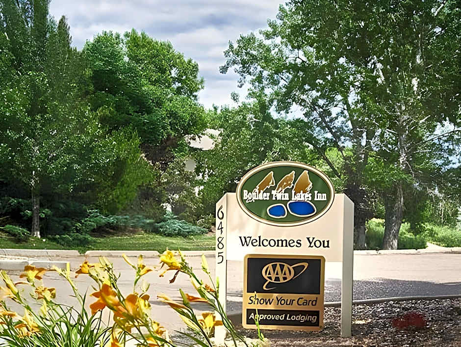 Boulder Twin Lakes Inn