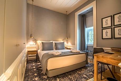 Small Double Room with Interior View