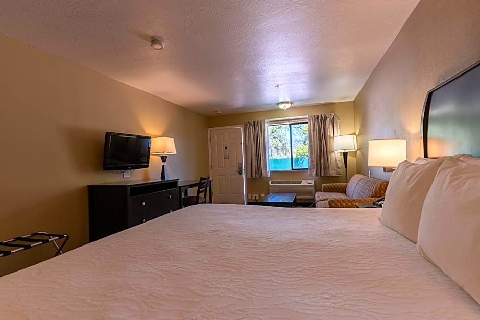 The Oakhurst Inn at Yosemite