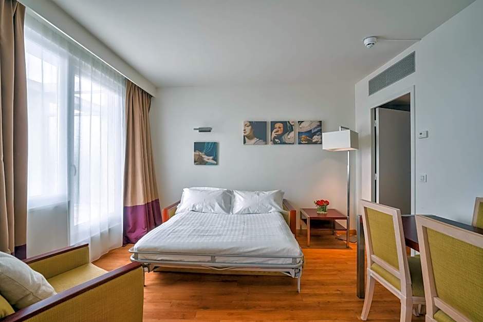 Clarion Paris CDG Airport