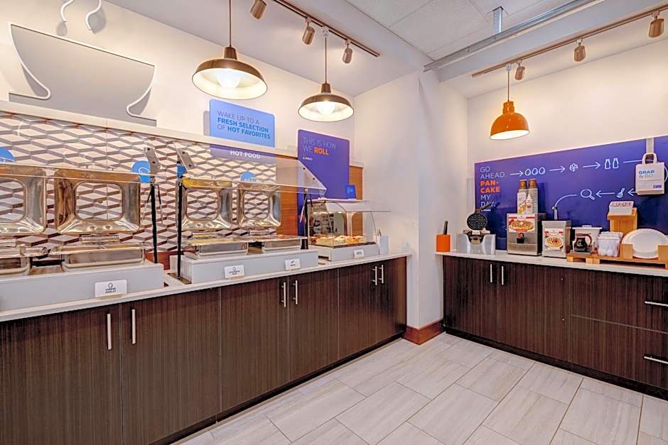 Holiday Inn Express And Suites Brighton By IHG