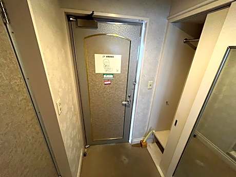 Twin Room - Non-Smoking