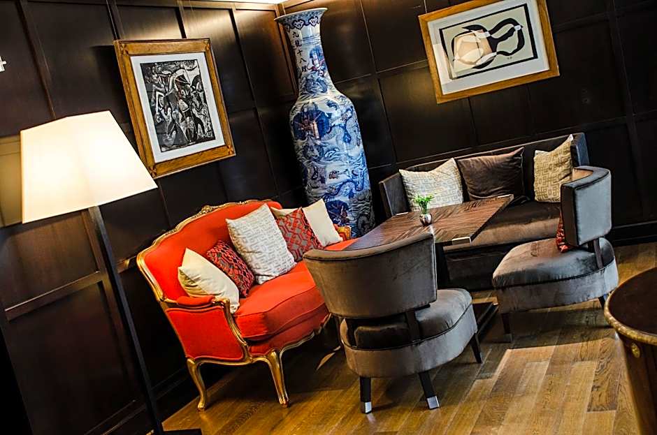 Aria Hotel