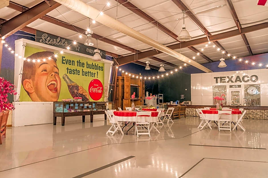 Lone Star Glamp Inn
