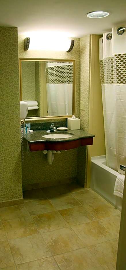 Hampton Inn By Hilton Easton