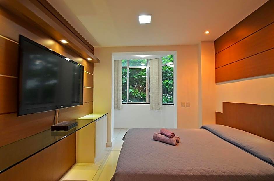 Comfortable 3 Bedrooms: Side Sea View