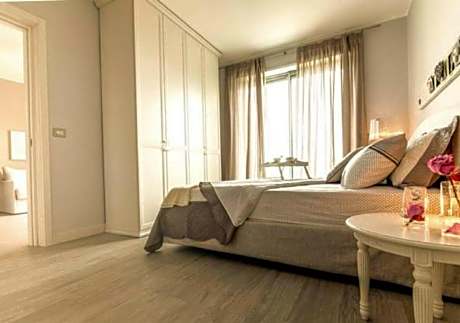 Deluxe Two-Bedroom Apartment