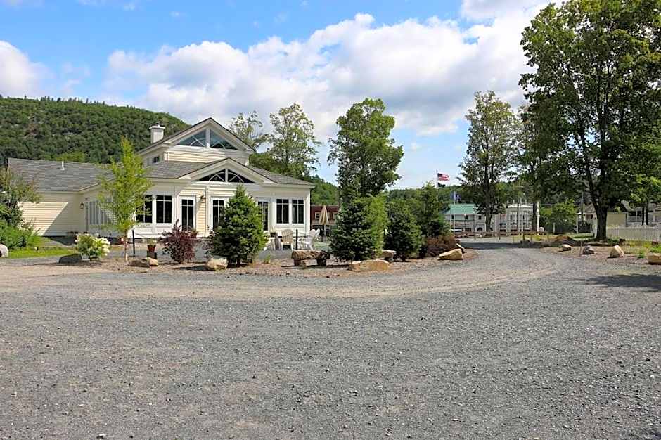 The Bond 1786 Inn