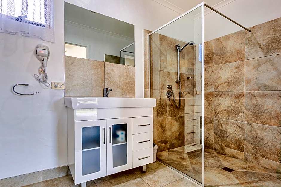 Wintersun Gardens Motel