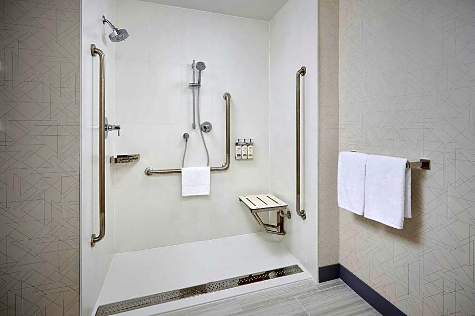 Photo 1 of 1 of 2 Queen Standard Accessible Roll-in Shower