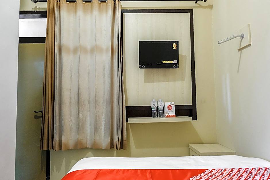 OYO 1342 Uniga Malang Family Residence