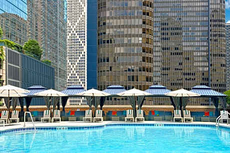 DoubleTree By Hilton Chicago Magnificent Mile