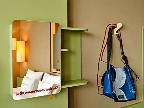 Medium Room