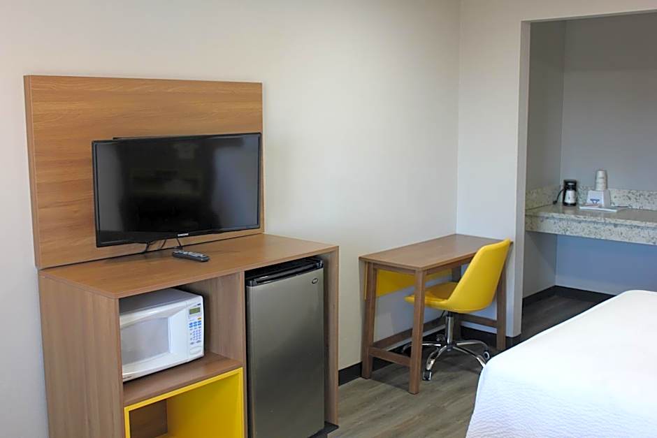 Days Inn by Wyndham Barstow