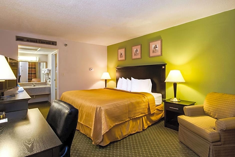 Quality Inn & Suites Moline