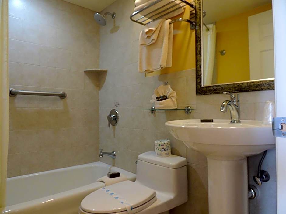 Fleur de Lis Beach Motel