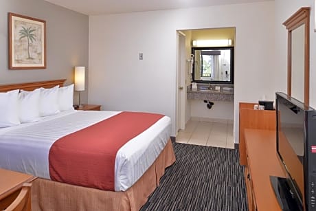 King Room with Roll-in Shower - Disability Access/Non-Smoking