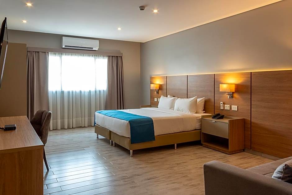 Tryp by Wyndham Asuncion