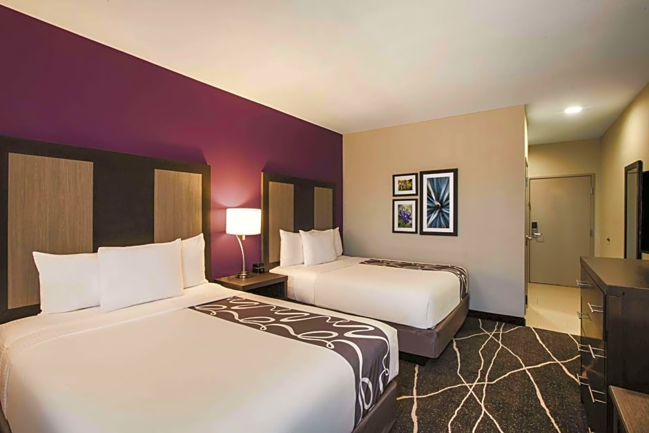 La Quinta Inn & Suites by Wyndham Dallas Northeast - Arboretum