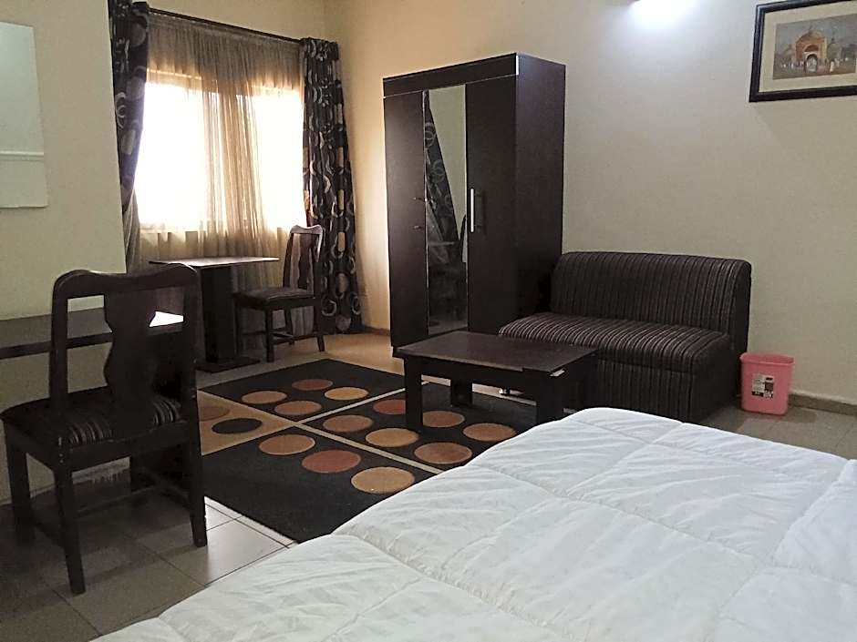 Dreamland Suites