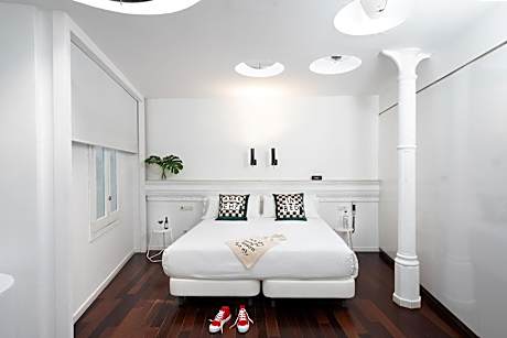 Chic & Basic Born Boutique Hotel