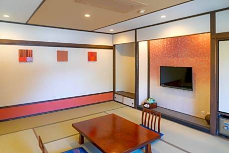 Renovated Standard Japanese-Style Room with Private Toilet (Shared Bathroom) - Naritasan Temple View