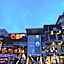 Dragon River Avenue Hotel
