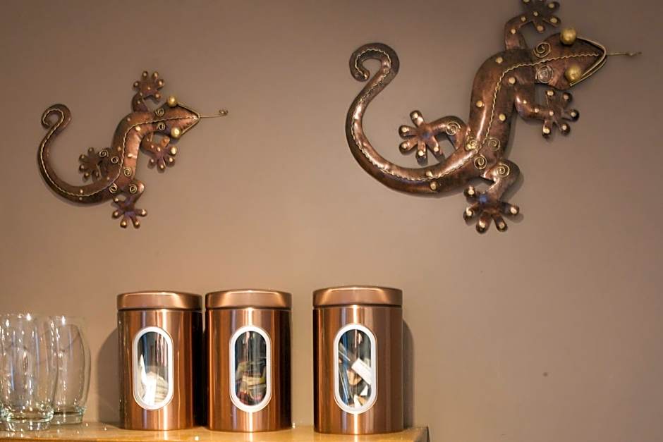 Luxurious Rural Cabin with Hot Tub