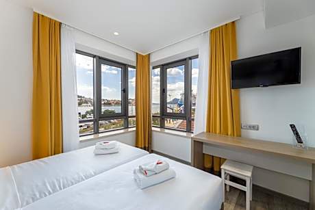Double or Twin Room with Sea View