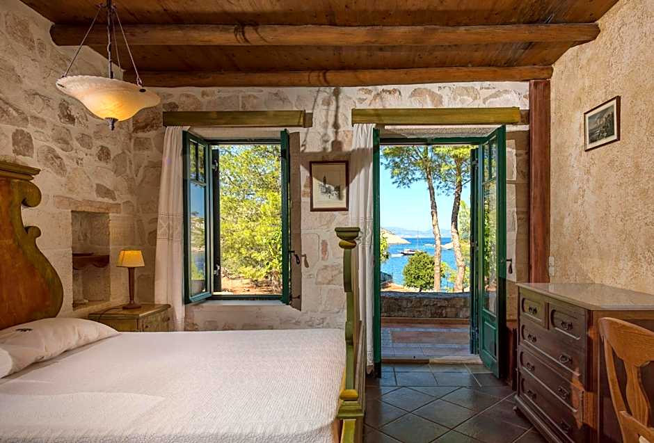 Nobelos Seaside Lodge