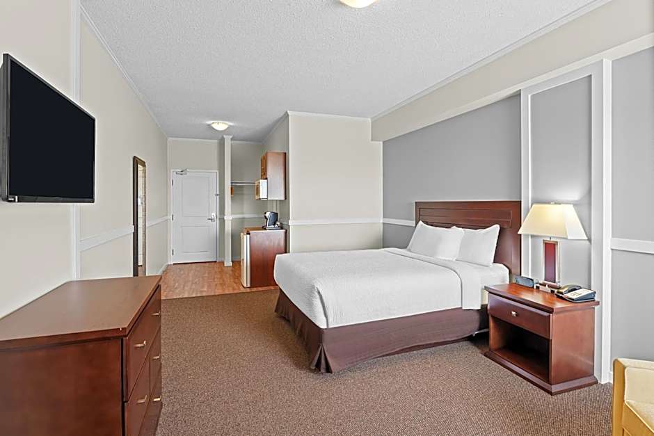 Days Inn by Wyndham Lamont