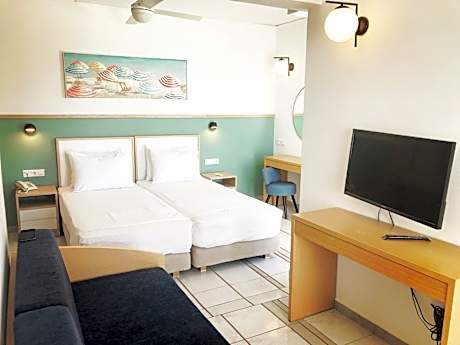 Superior Twin Room with Side Sea View