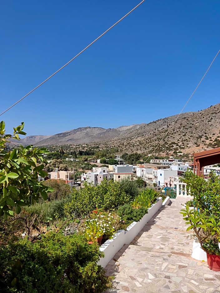 Manolis Rooms Vathys