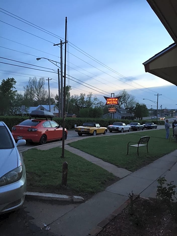 Lincoln Motel