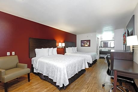 Deluxe Queen Room with Two Queen Beds Smoke Free