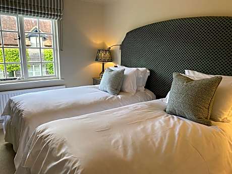 House Twin (No pets)