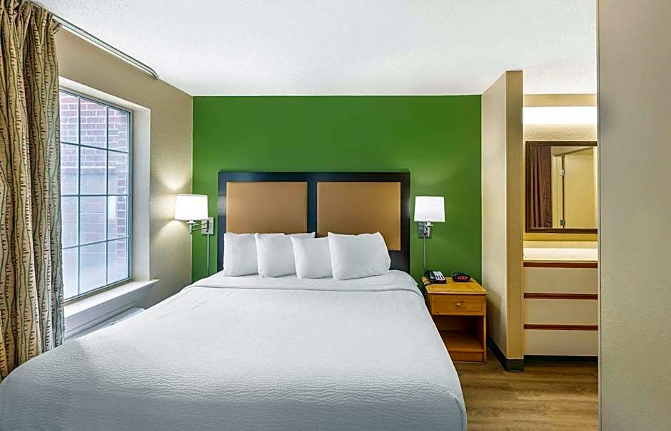 Extended Stay America Suites - Milwaukee - Brookfield