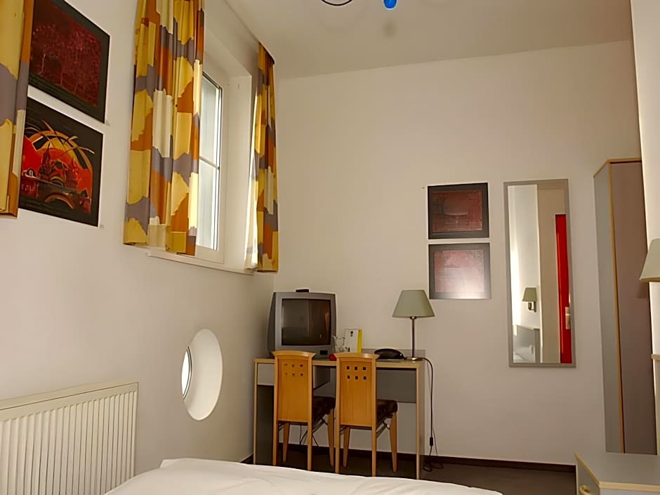East Side Hotel