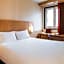 ibis Paris Pont de Suresnes Longchamp